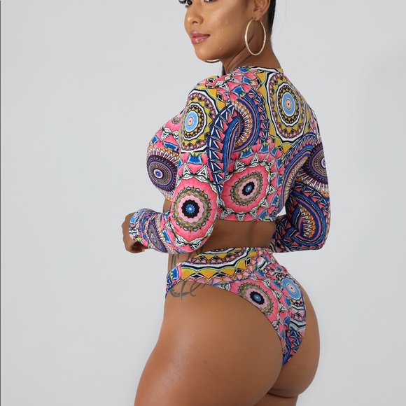 2 PC Medallion Swim Set - Picture 6 of 7